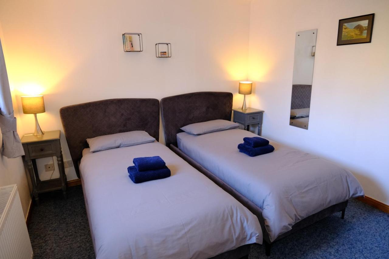 Lovely 1-Bedroom Apartment With Free Parking Inverness Exterior photo